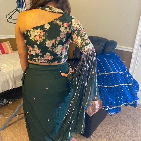 One shoulder outfit in two pec - Picture 3 of 3